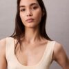 Camisola sem mangas em malha canelada de mistura de viscose Camisola sem mangas em malha canelada de mistura de viscose