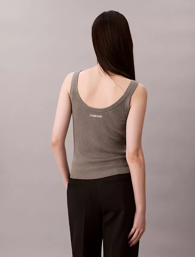 Camisola sem mangas em malha canelada de mistura de viscose Camisola sem mangas em malha canelada de mistura de viscose