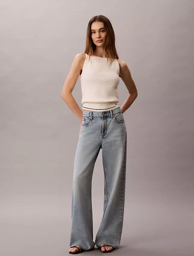 Camisola sem mangas em malha trançada com Monologo tecido Camisola sem mangas em malha trançada com Monologo tecido