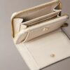 Carteira com aba e fecho de correr minimalista com Monogram Carteira com aba e fecho de correr minimalista com Monogram