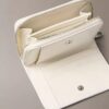 Carteira com aba e fecho de correr minimalista com Monogram Carteira com aba e fecho de correr minimalista com Monogram