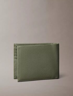 Carteira dobrável em pele com textura granulada e bolsa para moedas