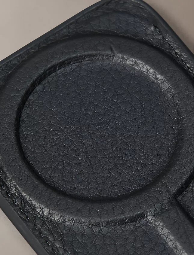 Carteira magnética para telemóvel com logótipo em folha metálica Carteira magnética para telemóvel com logótipo em folha metálica
