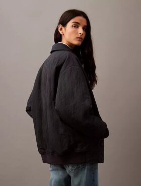 Casaco bomber em nylon amassado Casaco bomber em nylon amassado
