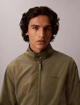 Casaco bomber em nylon com padrão quadriculado