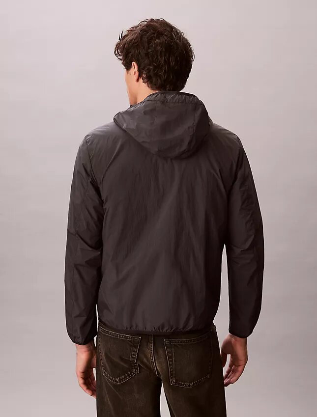 Casaco corta-vento em nylon Casaco corta-vento em nylon