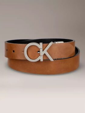 Cinto reversível com placa com logótipo Monogram