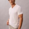 Conjunto de 3 T-shirts de gola em V com corte justo em mistura de Cotton Stretch Conjunto de 3 T-shirts de gola em V com corte justo em mistura de Cotton Stretch