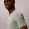 Conjunto de 3 T-shirts de gola em V com corte justo em mistura de Cotton Stretch Conjunto de 3 T-shirts de gola em V com corte justo em mistura de Cotton Stretch