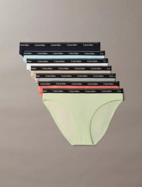 Conjunto de 7 Bikinis com logótipo icónico