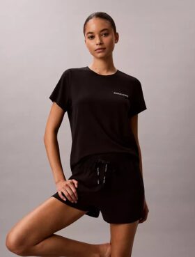 Conjunto de t-shirt e calções em mistura de viscose e algodão