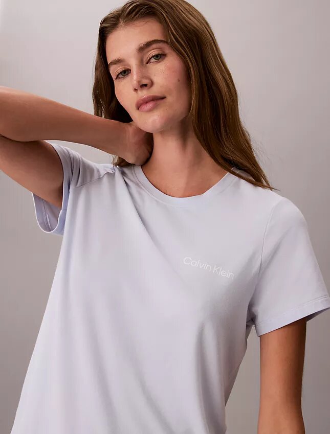 Conjunto de t-shirt e calções em mistura de viscose e algodão Conjunto de t-shirt e calções em mistura de viscose e algodão