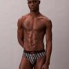 Cueca de cintura baixa em microfibra elástica com monograma gráfico Cueca de cintura baixa em microfibra elástica com monograma gráfico