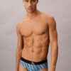 Cueca de cintura baixa em microfibra elástica com monograma gráfico Cueca de cintura baixa em microfibra elástica com monograma gráfico