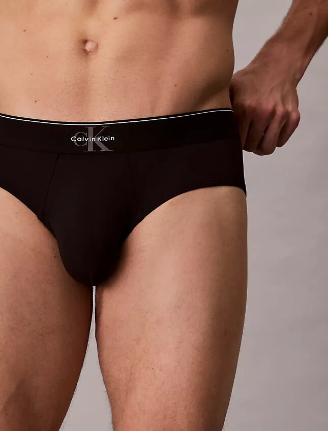 Cueca de cintura baixa em microfibra elástica com monograma gráfico Cueca de cintura baixa em microfibra elástica com monograma gráfico