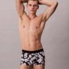 Cueca Low Rise Trunk com estampado preto CK Black Cueca Low Rise Trunk com estampado preto CK Black