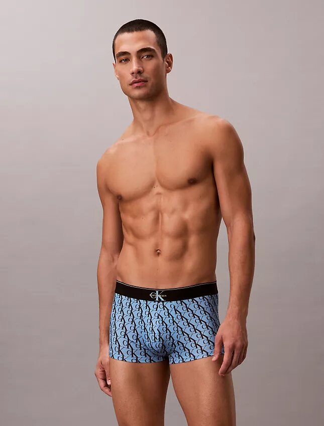 Cueca Low Rise Trunk em microfibra elástica com Monogram gráfico Cueca Low Rise Trunk em microfibra elástica com Monogram gráfico