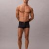 Cueca Low Rise Trunk em microfibra elástica com Monogram gráfico Cueca Low Rise Trunk em microfibra elástica com Monogram gráfico