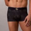 Cueca Low Rise Trunk em microfibra elástica com Monogram gráfico Cueca Low Rise Trunk em microfibra elástica com Monogram gráfico
