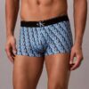 Cueca Low Rise Trunk em microfibra elástica com Monogram gráfico Cueca Low Rise Trunk em microfibra elástica com Monogram gráfico