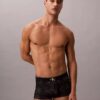 Cueca Low Rise Trunk em microfibra elástica com Monogram gráfico Cueca Low Rise Trunk em microfibra elástica com Monogram gráfico
