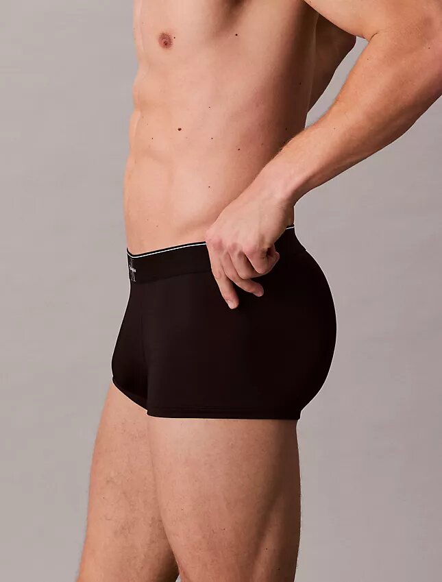 Cueca Low Rise Trunk em microfibra elástica com Monogram gráfico Cueca Low Rise Trunk em microfibra elástica com Monogram gráfico
