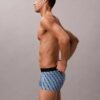 Cueca Low Rise Trunk em microfibra elástica com Monogram gráfico Cueca Low Rise Trunk em microfibra elástica com Monogram gráfico