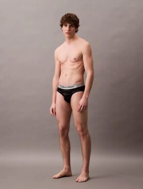 Cueca slip de cintura baixa em microfibra escovada elástica