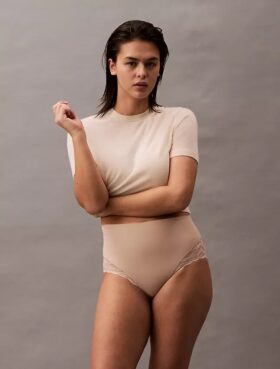 Cueca slip de renda elástica sensual