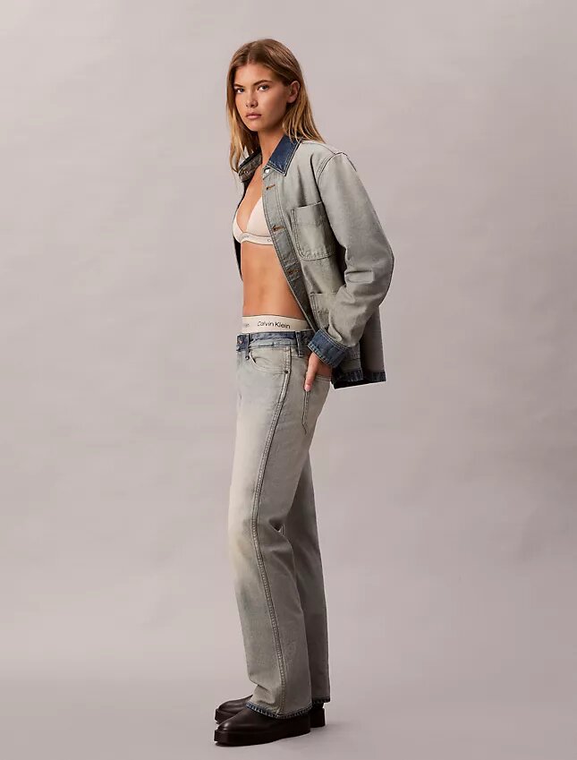 Jeans Bootcut descontraídos com ouropel Jeans Bootcut descontraídos com ouropel