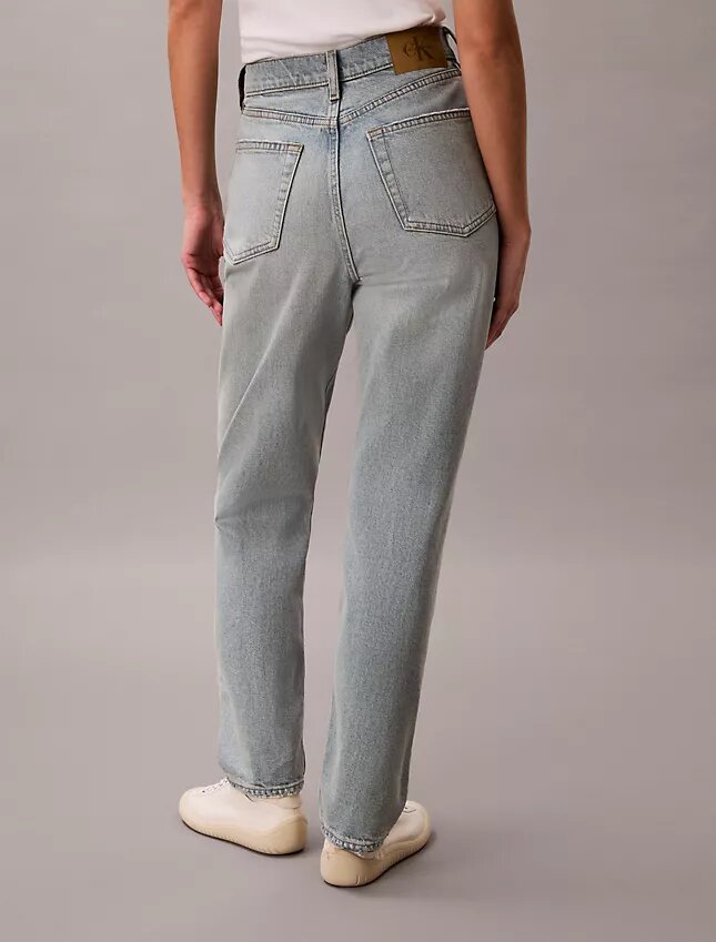 Jeans com corte Mom Jeans com corte Mom