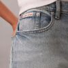 Jeans com corte Mom Jeans com corte Mom