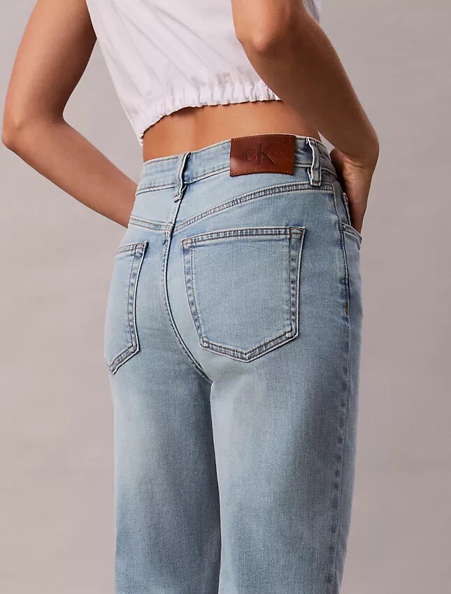 Jeans curtos de cintura alta em mistura de Lyocell Jeans curtos de cintura alta em mistura de Lyocell