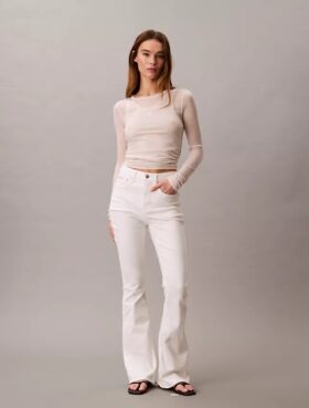 Jeans de cintura alta e corte largo