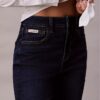 Jeans de cintura alta e corte largo Jeans de cintura alta e corte largo