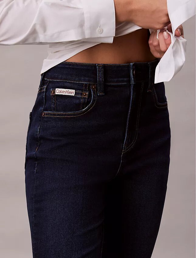Jeans de cintura alta e corte largo Jeans de cintura alta e corte largo