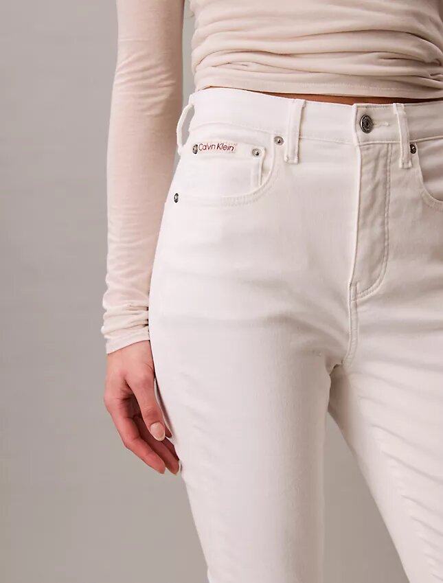 Jeans de cintura alta e corte largo Jeans de cintura alta e corte largo
