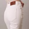Jeans de cintura alta e corte largo Jeans de cintura alta e corte largo
