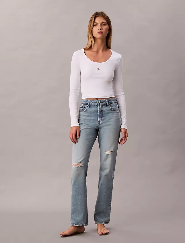 Jeans de cintura alta e corte reto Jeans de cintura alta e corte reto