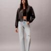 Jeans de cintura alta e corte reto Jeans de cintura alta e corte reto