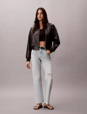 Jeans de cintura alta e corte reto