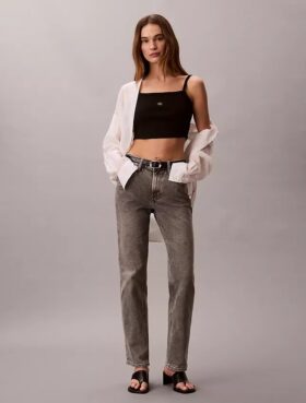 Jeans de cintura alta e corte reto Jeans de cintura alta e corte reto