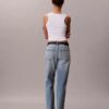 Jeans de cintura alta e corte reto
