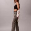 Jeans de cintura alta e corte reto Jeans de cintura alta e corte reto