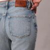 Jeans de cintura alta e corte reto Jeans de cintura alta e corte reto