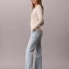 Jeans de cintura alta e corte reto Jeans de cintura alta e corte reto