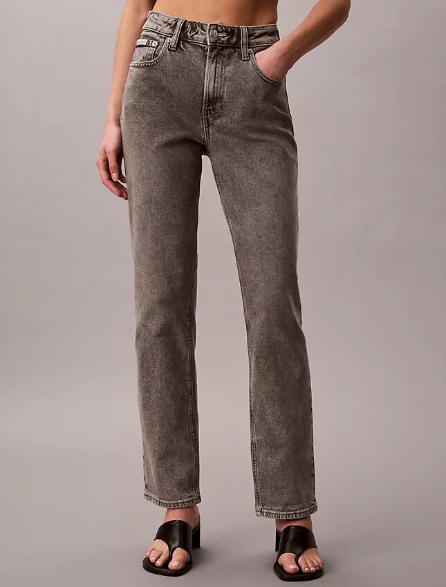 Jeans de cintura alta e corte reto Jeans de cintura alta e corte reto