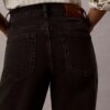 Jeans de cintura alta e corte reto