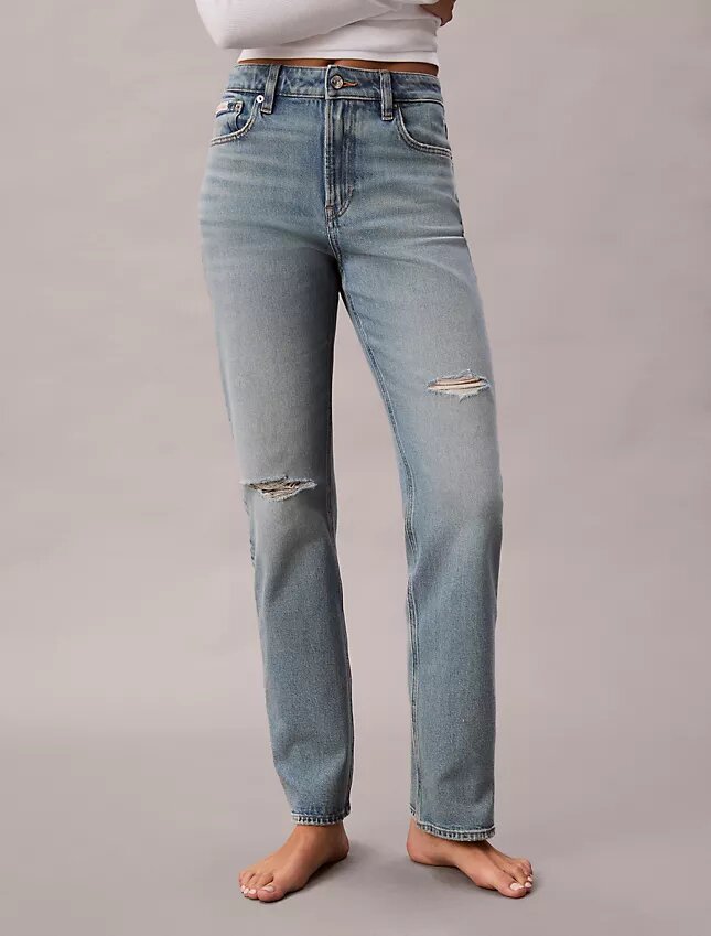 Jeans de cintura alta e corte reto Jeans de cintura alta e corte reto