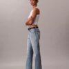 Jeans de cintura alta e corte reto
